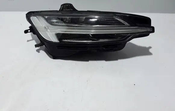 Volvo V60 Headlight/headlamp 32228810