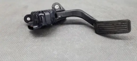 Mazda 6 Accelerator throttle pedal 198800-3400