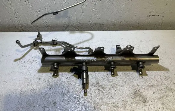 Audi A6 S6 C6 4F Fuel main line pipe 06F133317