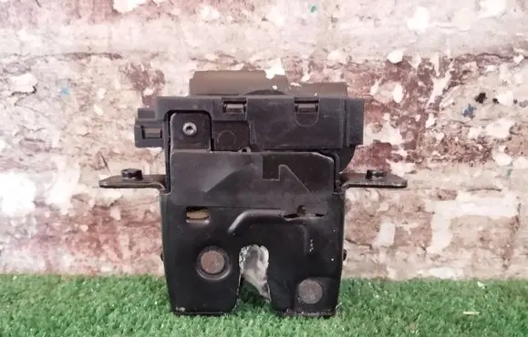 Nissan Qashqai Tailgate/trunk/boot lock/catch/latch