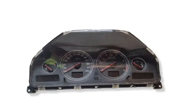 Volvo V70 Speedometer (instrument cluster) 8673802
