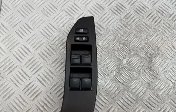 Toyota Verso Electric window control switch 8404005020 8404005060