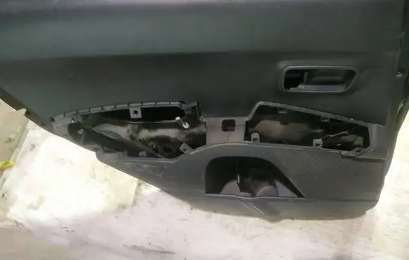 Mitsubishi Outlander Rear door card panel trim