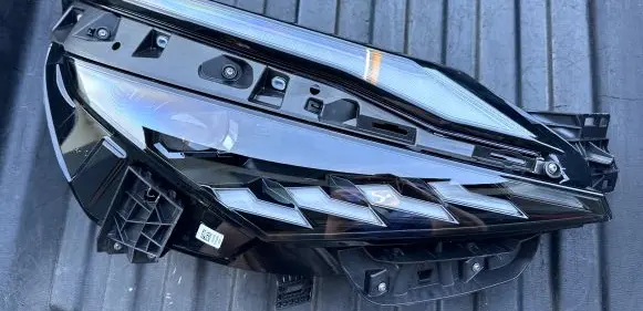 Nissan Qashqai J12 Headlight/headlamp 260555036R LDU110 26010HN25A