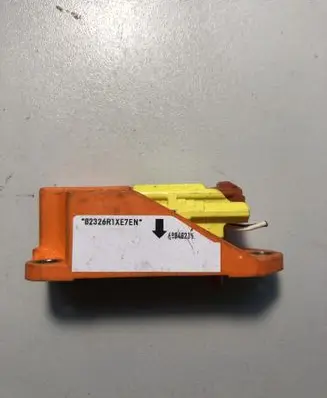 Volkswagen Touran I Airbag deployment crash/impact sensor 1T0909606