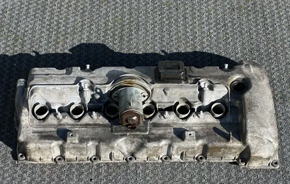 BMW 3 E90 E91 Rocker cam cover 7548275