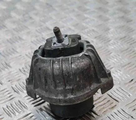 BMW 3 E92 E93 Engine mount bracket