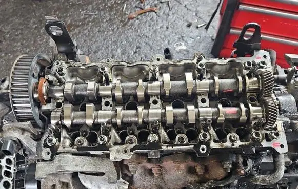 Opel Astra J Engine head 55576872 IMPRK1555968
