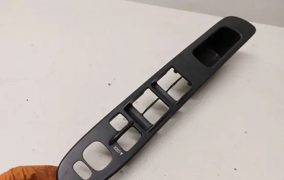 Subaru Impreza II Front door window switch trim 