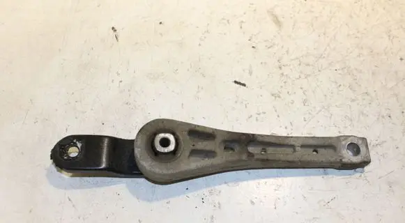 Volkswagen Tiguan Engine mount bracket 7N0199855A