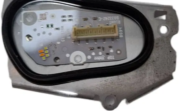 Volkswagen Golf VIII LED ballast control module MDE911742