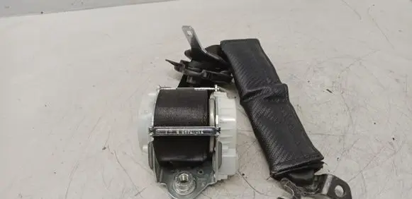 BMW 1 E81 E87 Front seatbelt