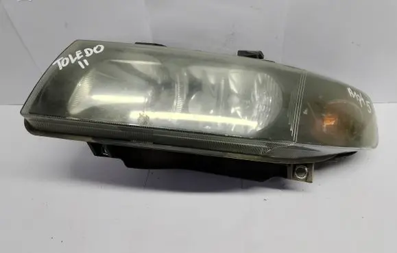 Seat Toledo II (1M) Headlight/headlamp 67742691