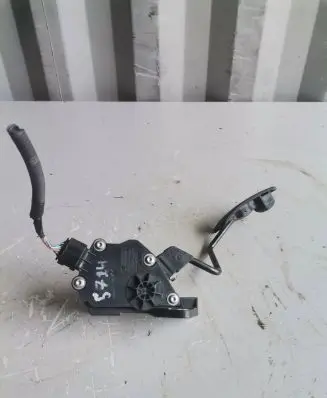 Subaru Forester SG Accelerator throttle pedal 36010SA030 1988007030 05G30A0087