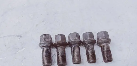 Nuts/bolts