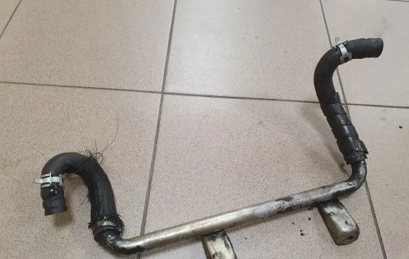 Toyota Land Cruiser (HDJ90) Engine coolant pipe/hose