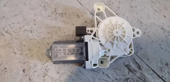 Audi e-tron Front door window regulator motor 4K0959802 1K0959802 200430240069