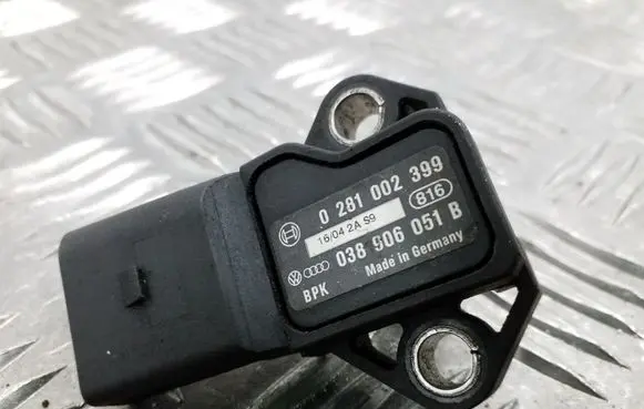 Volkswagen Golf VI Air pressure sensor 0281002399 038906051B