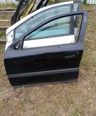 Volvo S60 Front door