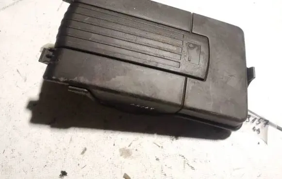 Volkswagen Golf V Battery box tray cover/lid 1k0915443