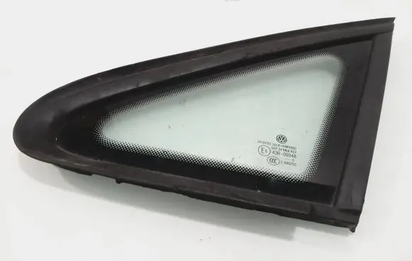 Volkswagen Golf Plus Front triangle window/glass 5m0845411b