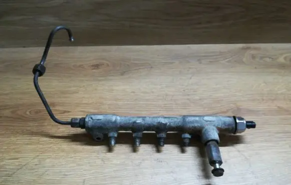 Opel Meriva A Fuel pressure sensor 55PP0501 03214347010