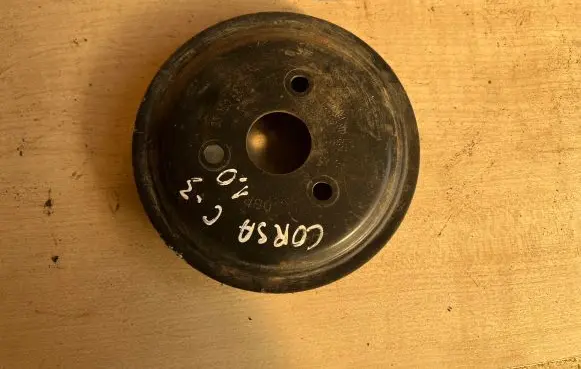 Opel Corsa C Water pump pulley 90531737
