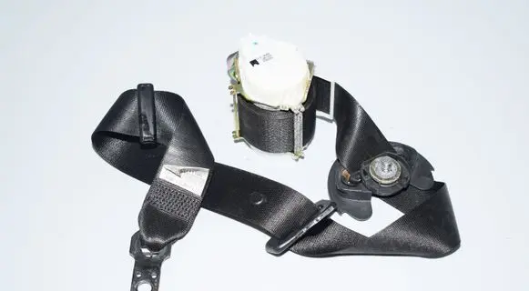 BMW X3 E83 Front seatbelt 33033481 33048191