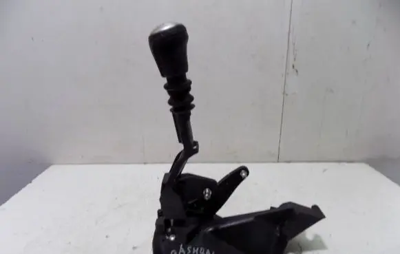 Nissan Qashqai Gear shifter/selector 