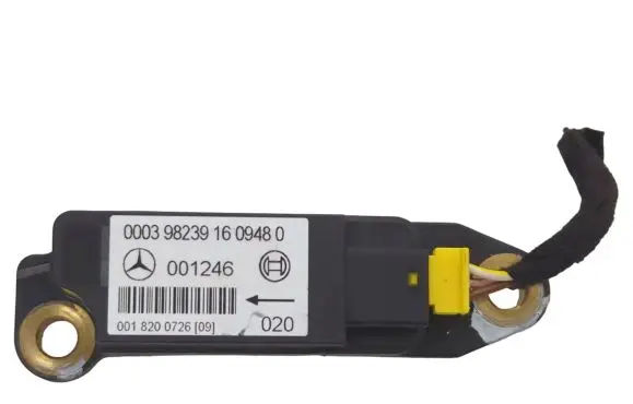 Mercedes-Benz C W203 Airbag deployment crash/impact sensor 0003982391609480 001246 0018200726