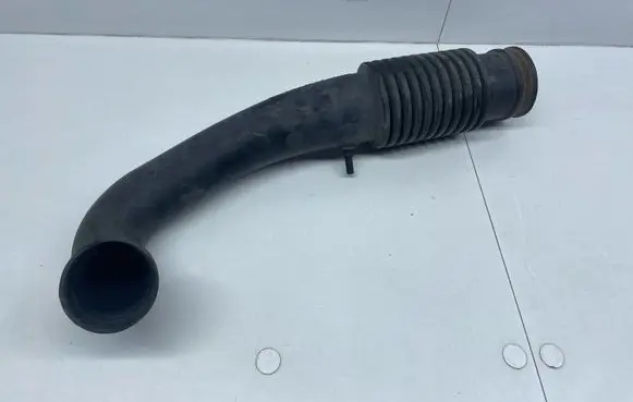Ford Focus Air intake hose/pipe 4M519A673BA