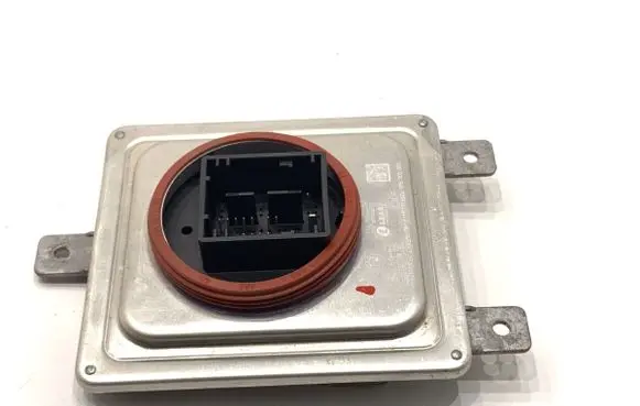 BMW 5 G30 G31 G38 Voltage converter/converter module 7933358
