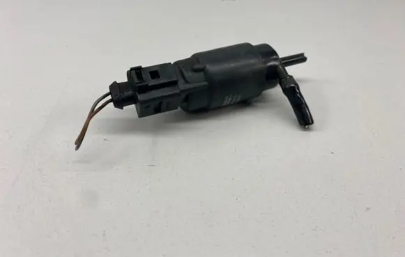 Mercedes-Benz Sprinter W906 Windscreen/windshield washer pump A0008605826
