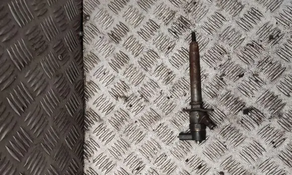 Volvo S80 Fuel injector 8658352