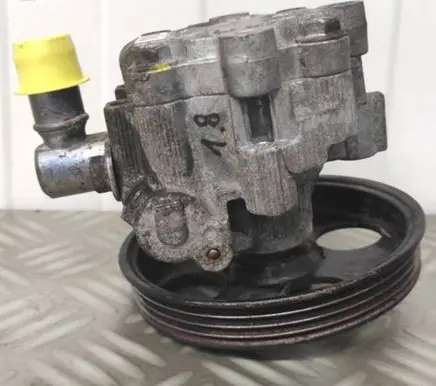 Opel Insignia A Power steering pump 55564138 TWOJEAUTOWYSZKOW TEL882182990