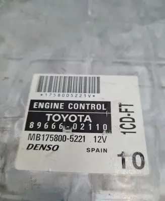 Toyota Corolla E120 E130 Engine control unit/module 8966602110