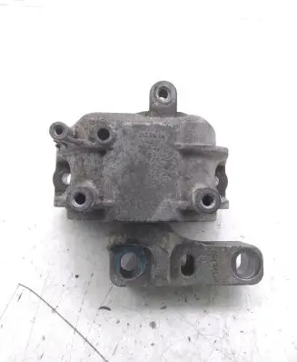 Skoda Octavia Mk2 (1Z) Engine mount bracket