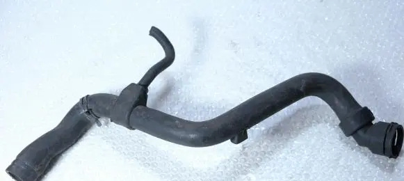 Audi A6 S6 C5 4B Engine coolant pipe/hose 4B0121101E