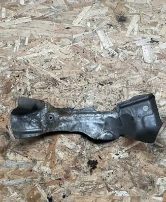 Volvo V40 Heat shield in engine bay 31429038