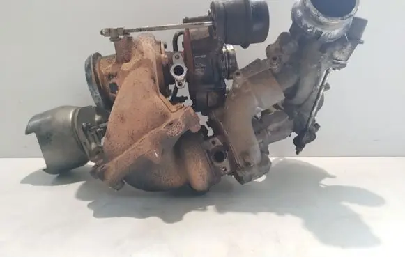 Mercedes-Benz E W212 Turbo A6510904080 A6510902880