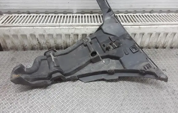 Volvo S60 Front bumper mounting bracket 08693182