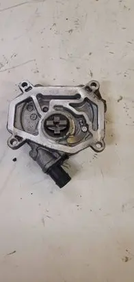 Mercedes-Benz C W205 Vacuum pump A2701801001