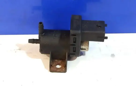 Saab 9-5 Engine mount vacuum valve 55566051