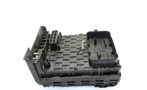 Volkswagen PASSAT B6 Fuse module 3C0937125