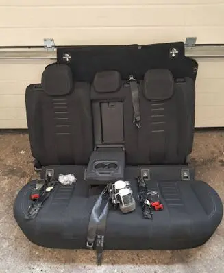 Peugeot 308 Second row seats 