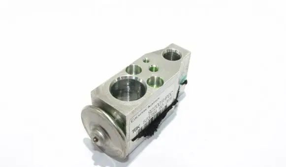 Nissan X-Trail T32 Air conditioning (A/C) expansion valve 922001HP0C