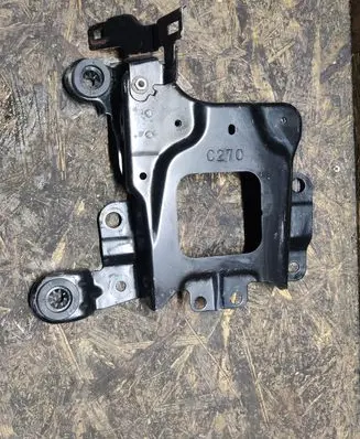 Mazda 3 II Battery tray C270