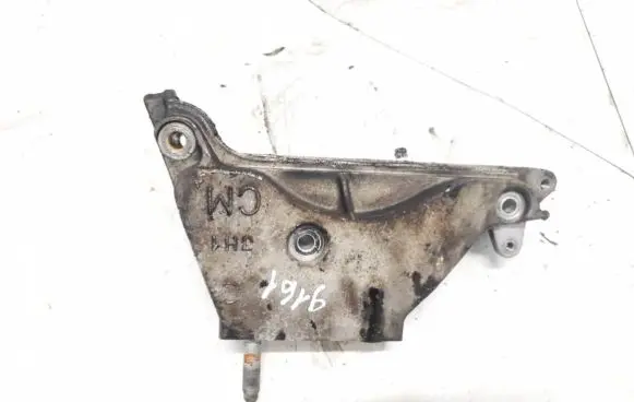 Hyundai Santa Fe Engine mounting bracket