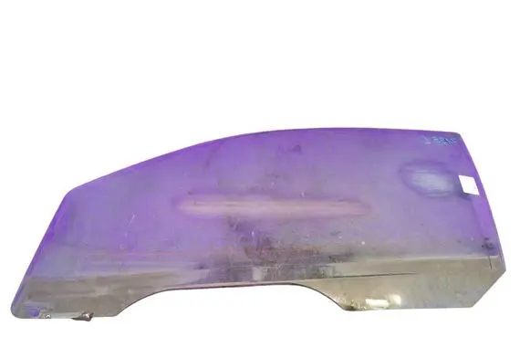 Ford Focus Front door window glass four-door 