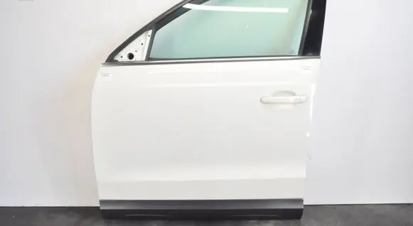 Audi Q3 8U Front door 